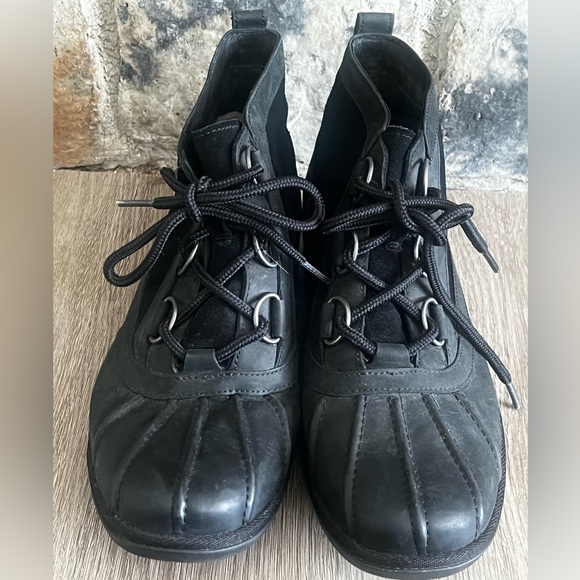 UGG Duckboots Lace Up Rain Boots - Picture 1 of 4